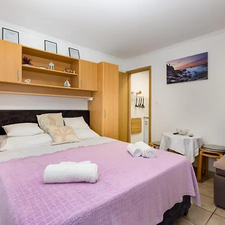 게스트하우스 Kreslin 3*