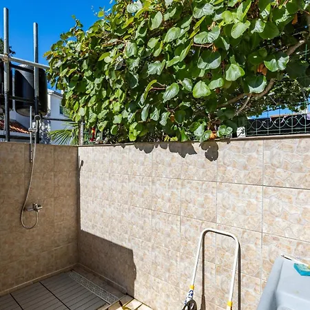 Kreslin Konukevi Vantacici