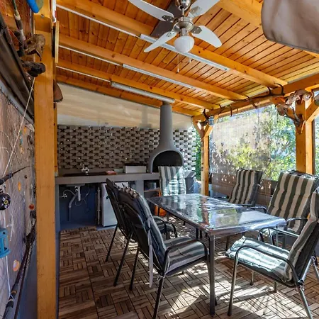 Kreslin Konukevi Vantacici