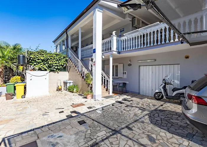 Kreslin Konukevi Vantacici