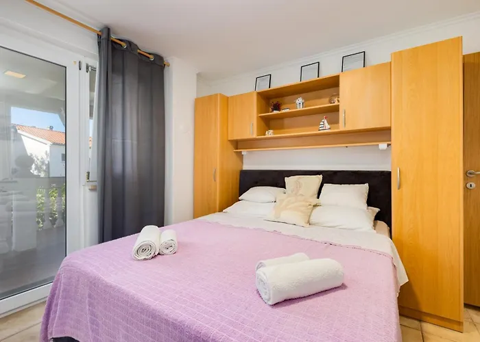 Kreslin Konukevi Vantacici